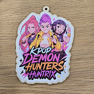 86827 ΞΥΛΙΝΑ ΓΟΥΡΙΑ ΜΕ ΑΥΤΟΚΟΛΛΗΤΟ ‘, KPOP DEMON’ ΓΙΑ ΔΙΑΚΟΣΜΗΣΗ 95mm//1Τεμ.   ΠΟΛΥΧΡΩΜΟ,   ,ΣΥΝΘΕΣΗ , (1 0) (0gr) ()