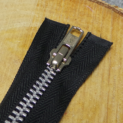 CH50663 Zippers metal open-end,plutinum color teeth ,65cm/1pcs ,black color (0 0)
