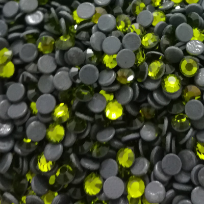 CH57473 Glass hotfix rhinestones 4mm/1440pcs green color (0 0)