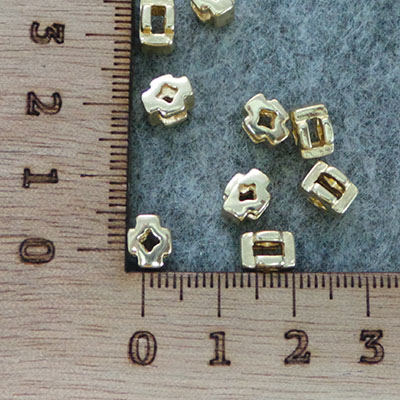 CH57686 Μεταλλικα περαστα σταυρουδακια 7,5mm/4τεμ. επιχρυσο χρωμα (0 0)