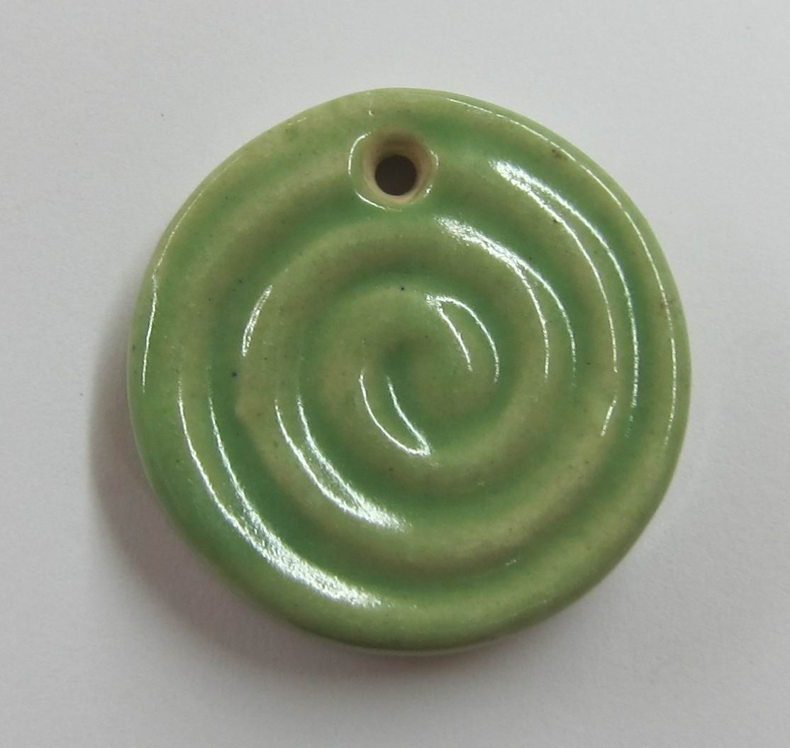 CH8215 Ceramic sea shell charms 31x7mm/2pcs light green color (0 0)